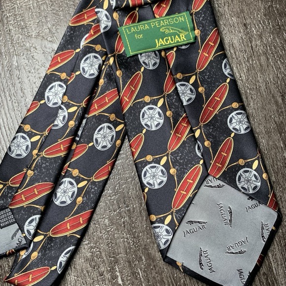 Vintage Laura Pearson for Jaguar Auto Car Collectible Italy Navy Gold Neck Tie